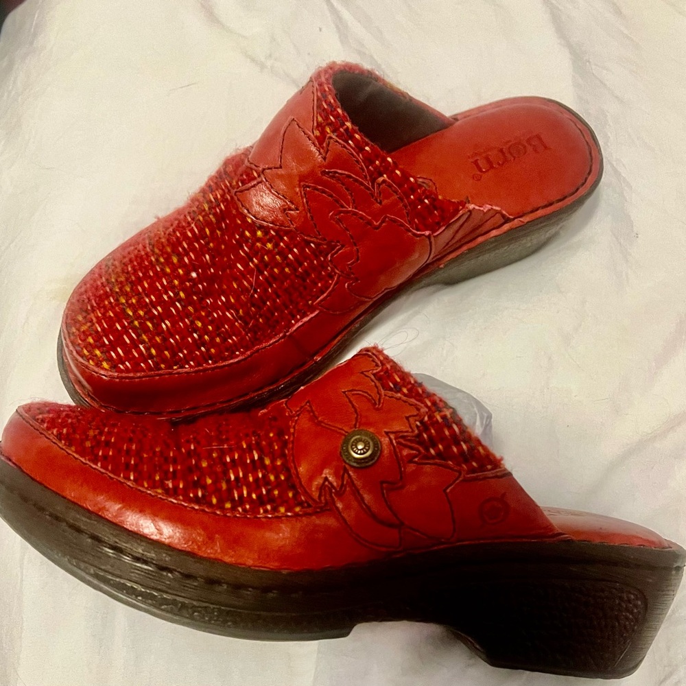 Born Red Woven Leather Clogs Size 9